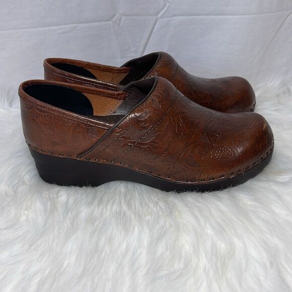 L. L. Bean Brown Embossed Leather Clogs Sz 8 - Picture 5 of 8